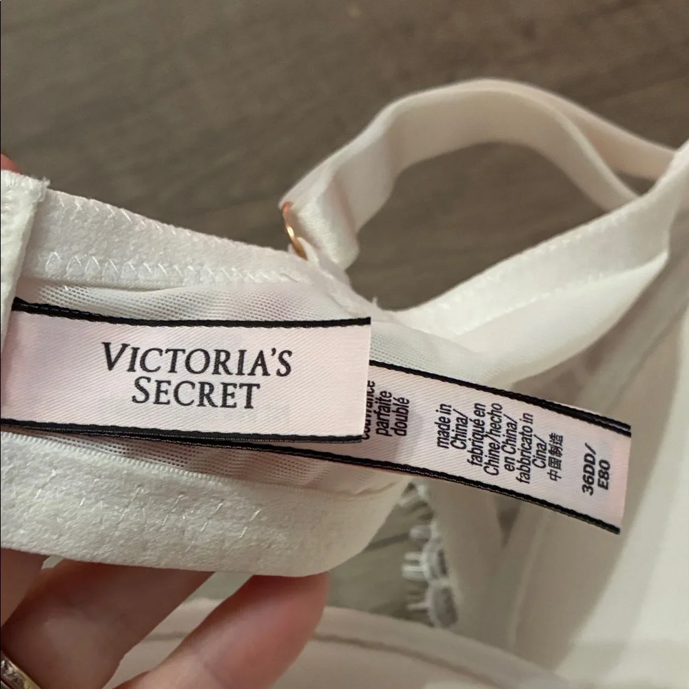 Victoria Secret Lace Underwire Bra - Cream 36DD - Picture 7 of 8